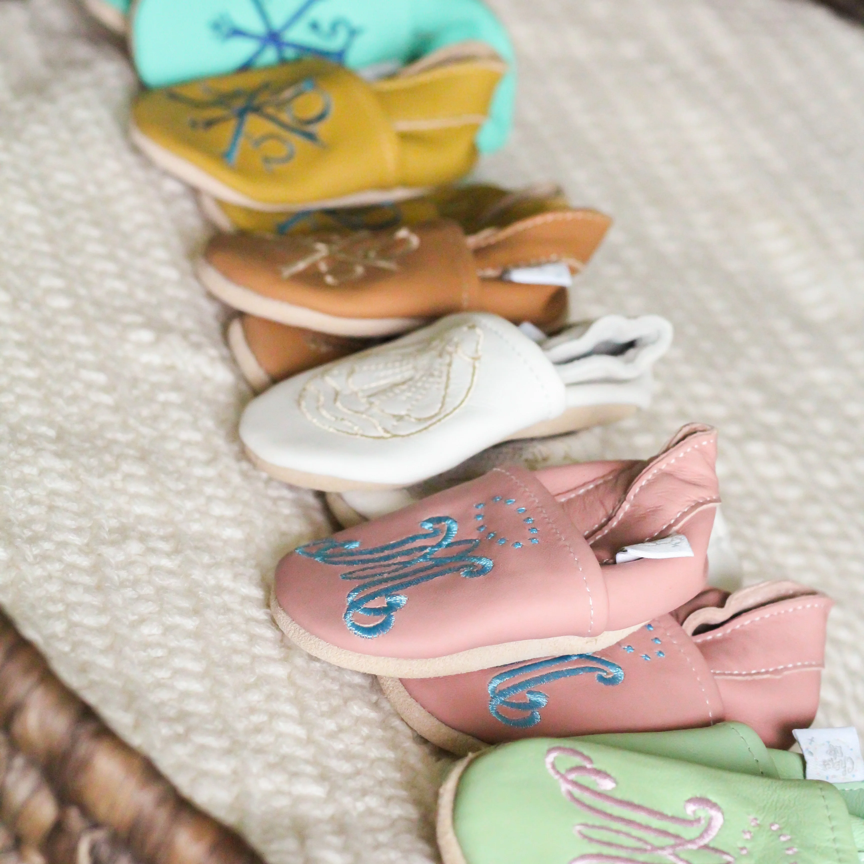 Emmaus Crib Shoes | Pink - Image 5